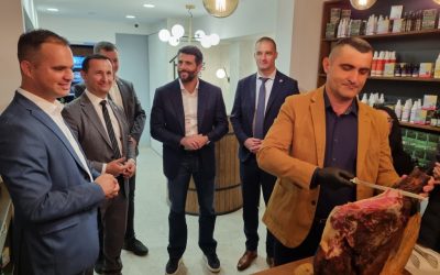 Gradonačelnici Trebinja i Beograda svečano otvorili „Hercegovačku kuću“ na Vračaru
